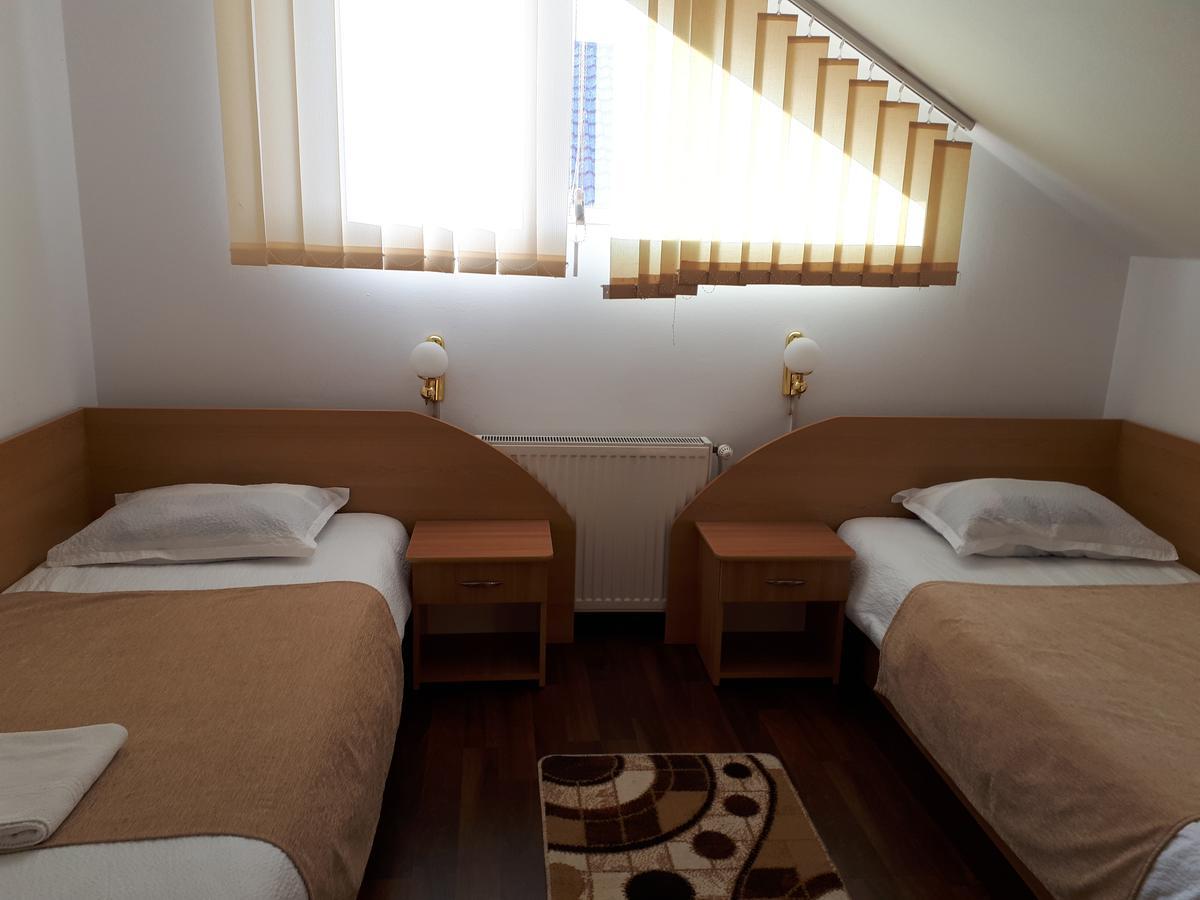Casa Cionca Guest House Gilau Ngoại thất bức ảnh